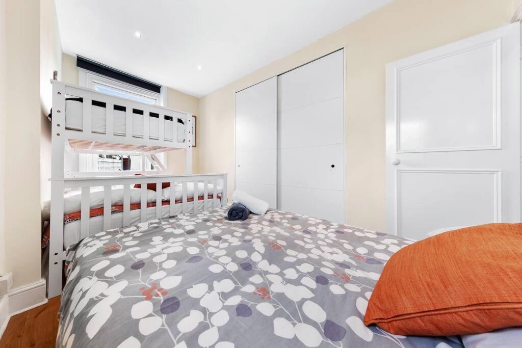 Spacious Sleep 11 With Terrace In Earls Court Ec99 London Bagian luar foto