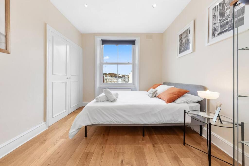 Spacious Sleep 11 With Terrace In Earls Court Ec99 London Bagian luar foto