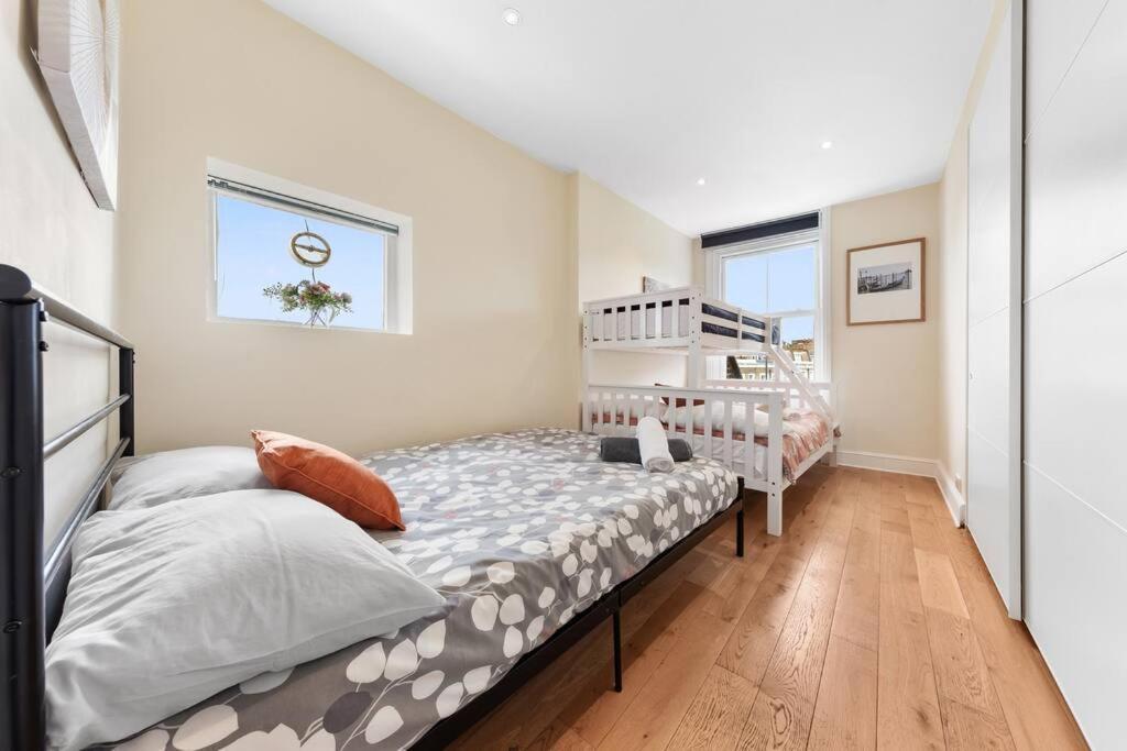 Spacious Sleep 11 With Terrace In Earls Court Ec99 London Bagian luar foto