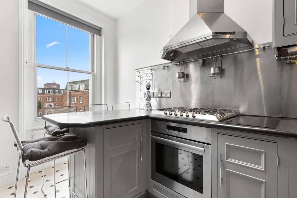 Spacious Sleep 11 With Terrace In Earls Court Ec99 London Bagian luar foto
