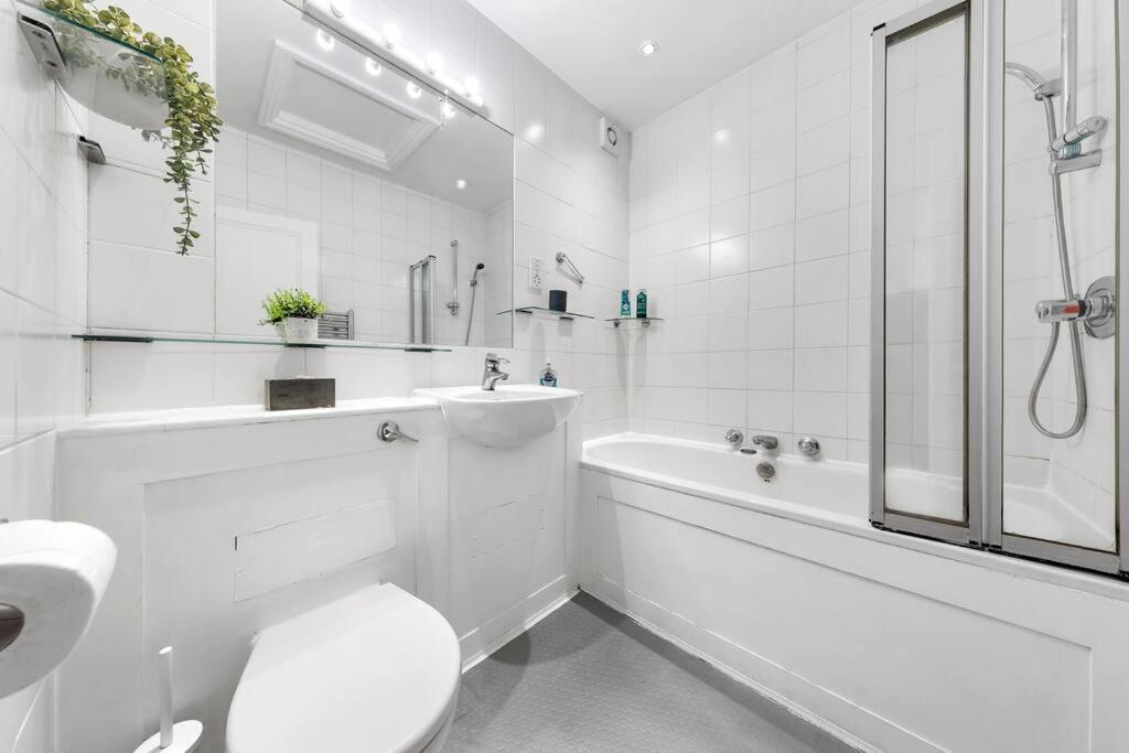Spacious Sleep 11 With Terrace In Earls Court Ec99 London Bagian luar foto